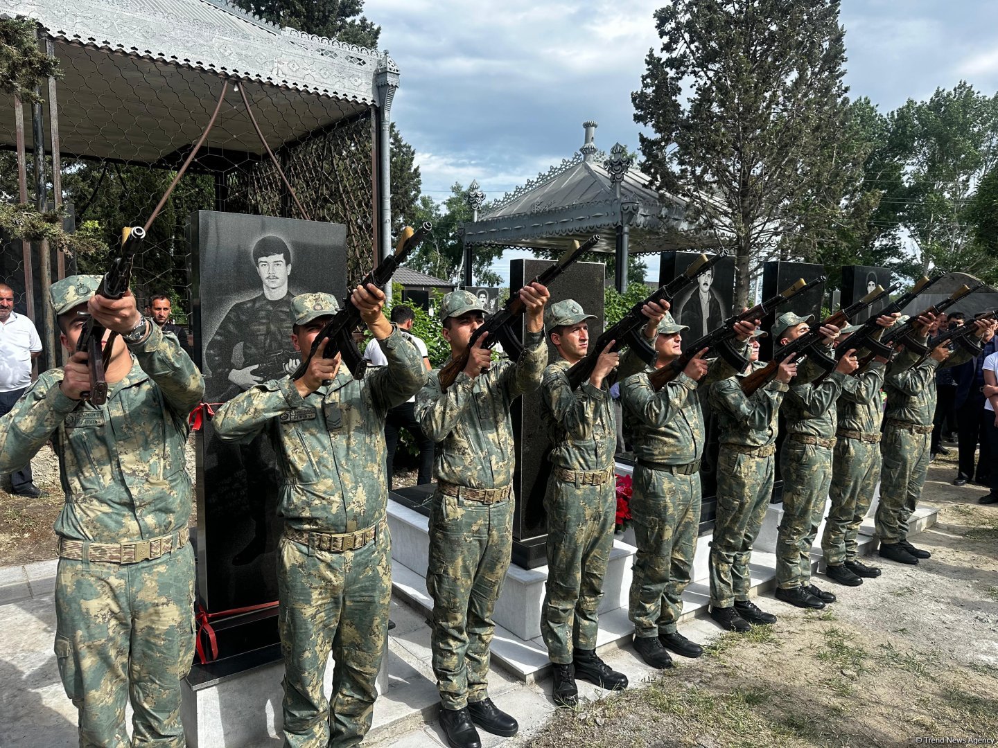 В Тертере прошли похороны шехида Адалята Алиева, пропавшего без вести во время I Карабахской войны (ФОТО)