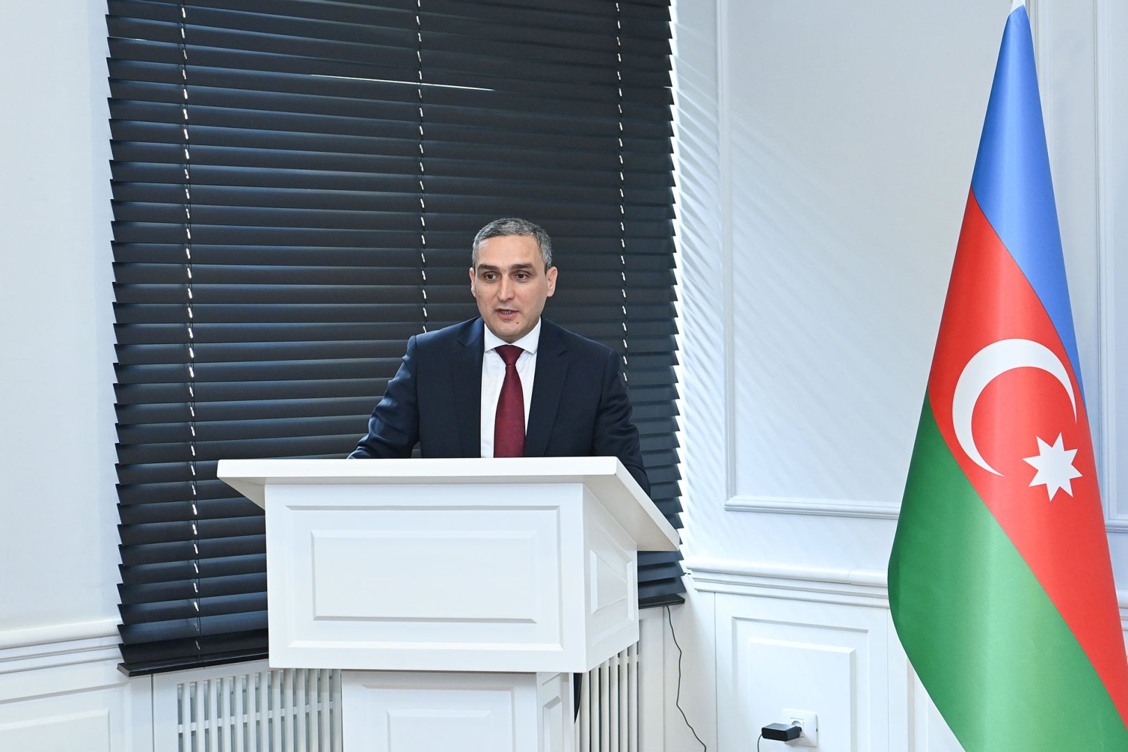Ректор Карабахского университета представлен коллективу минобразования Азербайджана (ФОТО)