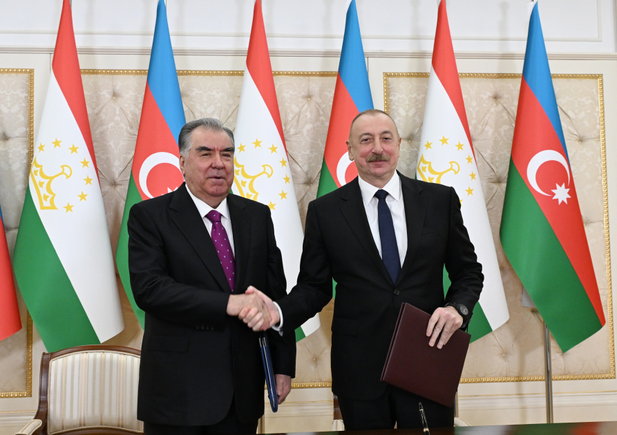 Azerbaijan, Tajikistan sign documents (PHOTO)