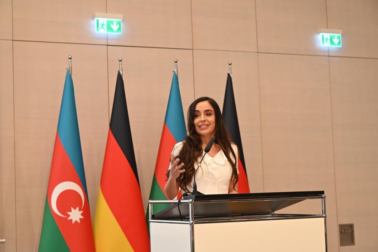 Heydar Aliyev Foundation VP Leyla Aliyeva attends Berlin event dealing with bison reintroduction (PHOTO)