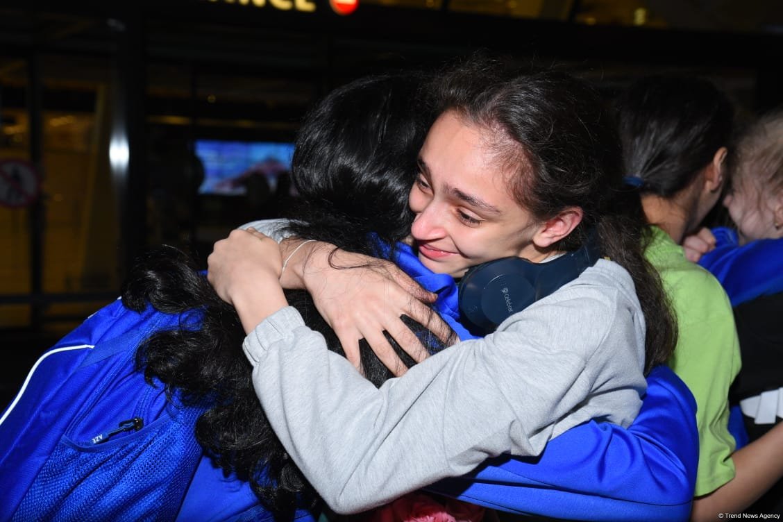 Avropa çempionatında uğurlu çıxış edən Azərbaycan gimnastları Vətənə dönüblər (FOTO)