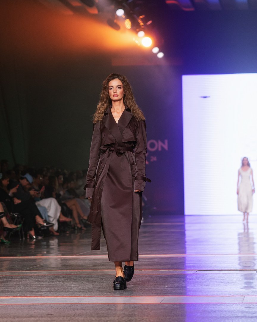 Baku Fashion Week – от кожаного стиля милитари до футуризма и женственности (ФОТО)