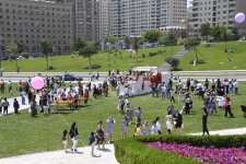 Heydar Aliyev Center park hosts Children’s Festival (PHOTO)