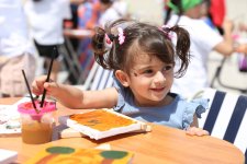 Heydar Aliyev Center park hosts Children’s Festival (PHOTO)