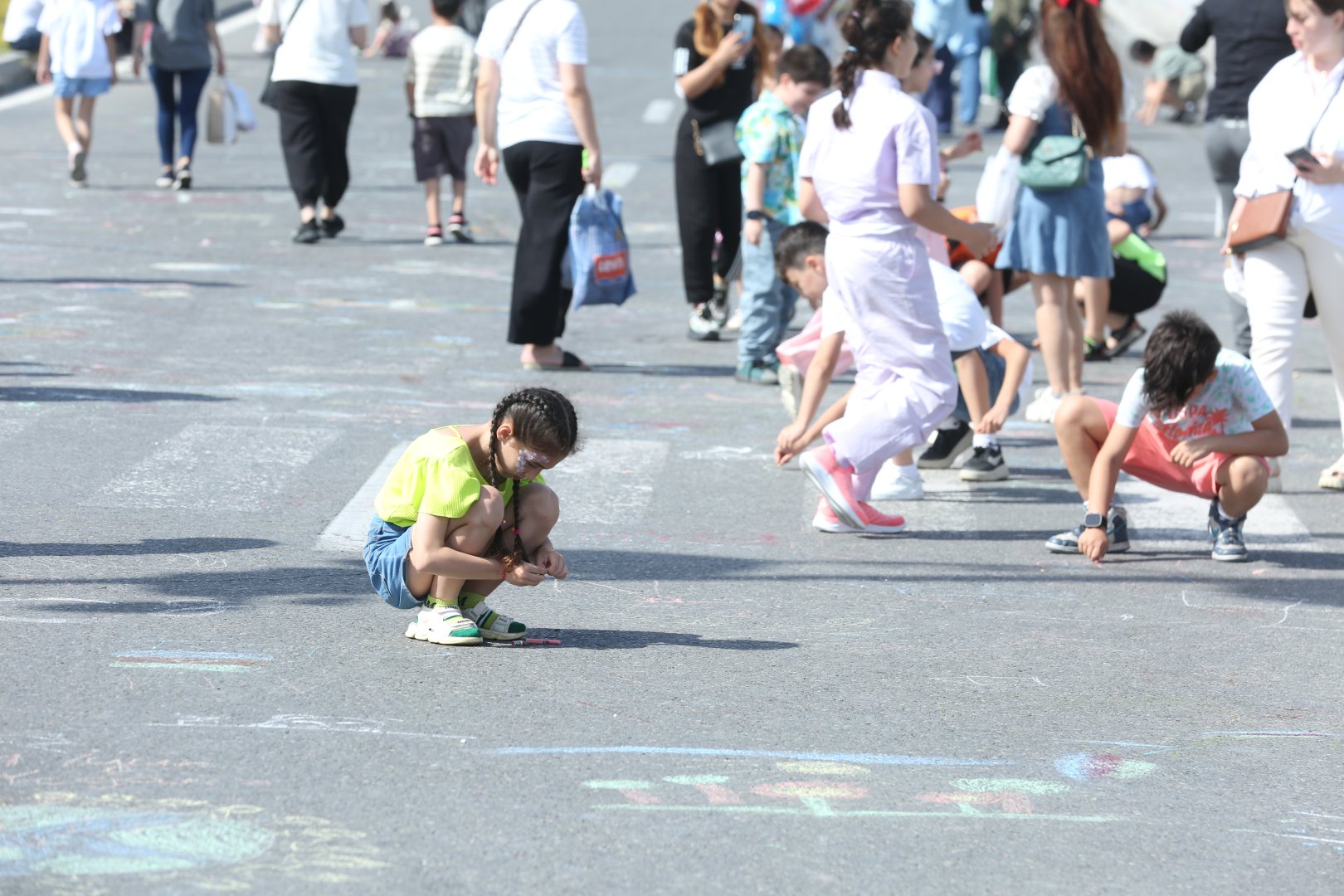 Heydar Aliyev Center park hosts Children’s Festival (PHOTO)