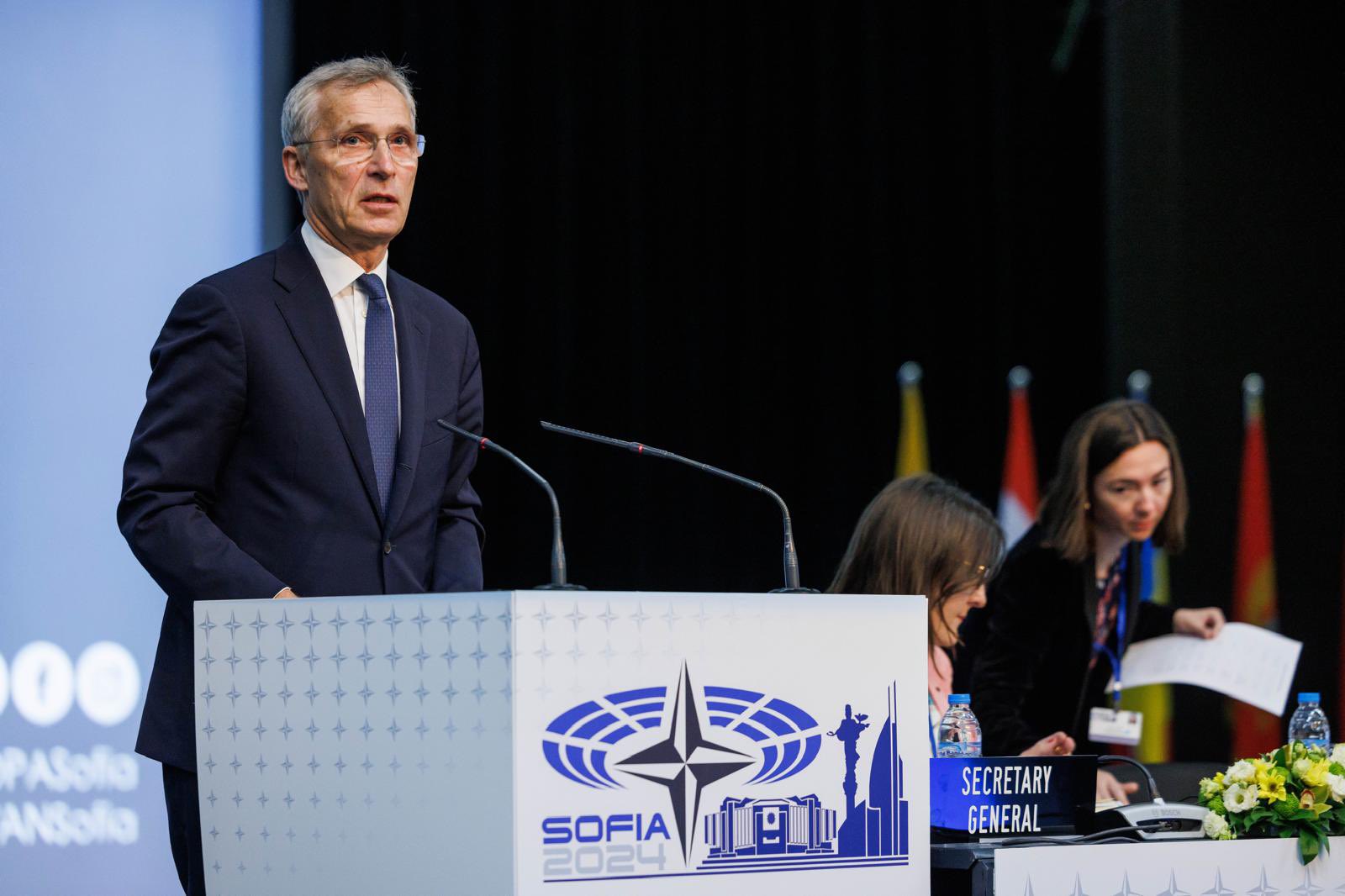NATO holds consultations on putting nuclear weapons on alert