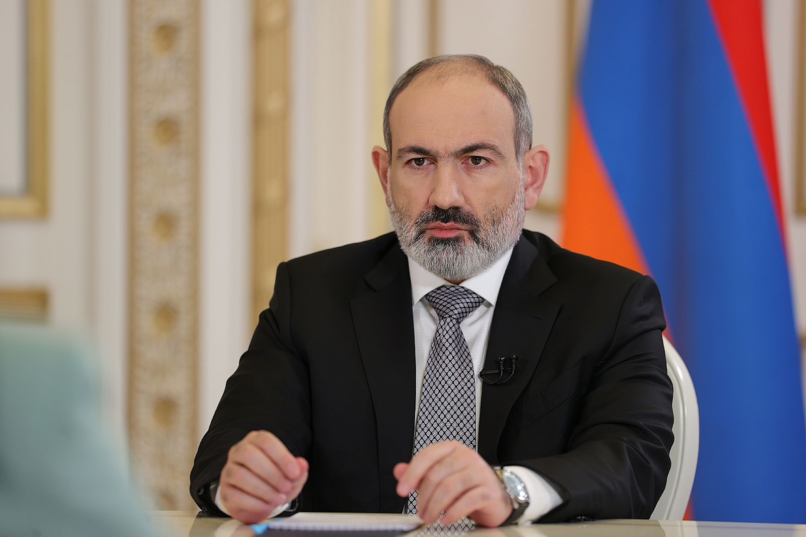 Armenia's Pashinyan seeks meeting with President Ilham Aliyev at bilateral border