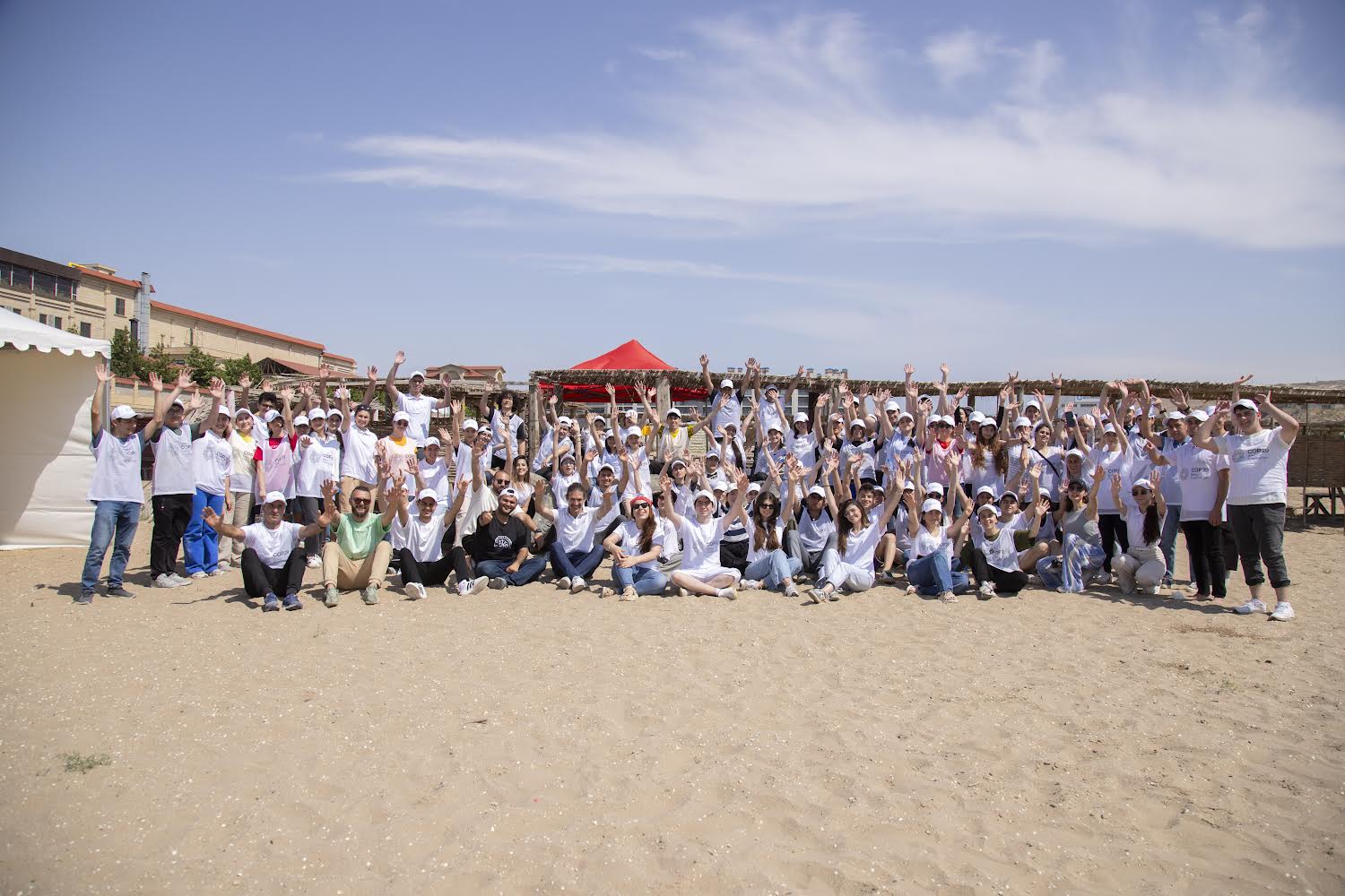 Azerbaijan's COP29 volunteers participate in coastal cleanup action (PHOTO)