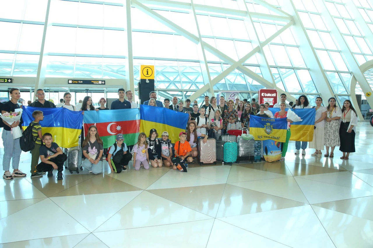 Azerbaijan receives another group of rehabilitation-seeking Ukrainian children (PHOTO)