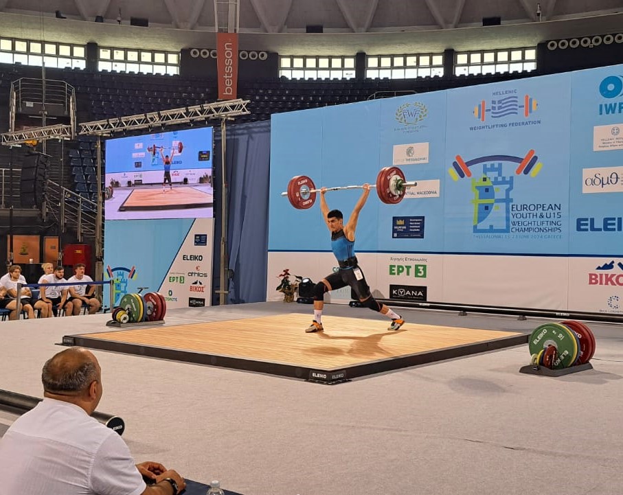Azerbaijani weightlifter wins European Championship (PHOTO)