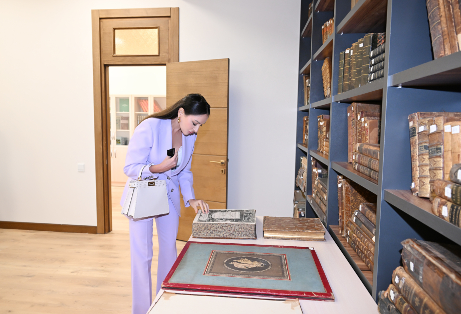 President Ilham Aliyev and First Lady Mehriban Aliyeva attended opening of new building of Institute of Botany in Baku and reviewed developments at Botanical Garden (PHOTO/VIDEO)