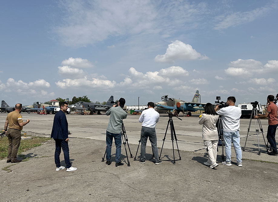 В преддверии Дня Вооруженных сил были организованы медиа-туры (ФОТО/ВИДЕО)