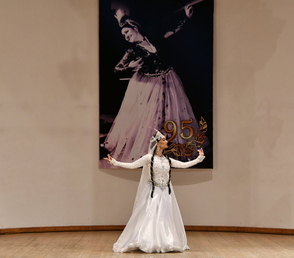 "Белый цветок нашей сцены" 95-летняя Роза Джалилова - расправляя крылья и паря как птица (ФОТО)
