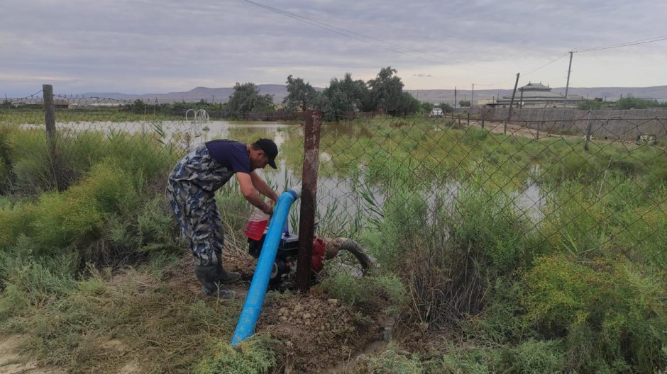 FHN-nin qüvvələri Hacıqabulda su basmış ərazilərə cəlb olunub (FOTO/VİDEO)