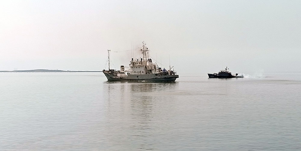 Warships of Russian Caspian Flotilla sail out of Baku port (PHOTO)