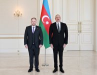 Президент Ильхам Алиев принял верительные грамоты новоназначенного посла Канады в Азербайджане (ФОТО)
