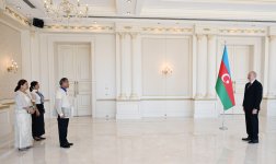Президент Ильхам Алиев принял верительные грамоты новоназначенного посла Филиппин в Азербайджане (ФОТО)