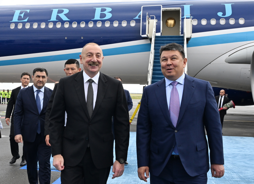 Президент Ильхам Алиев прибыл с визитом в Астану (ФОТО)