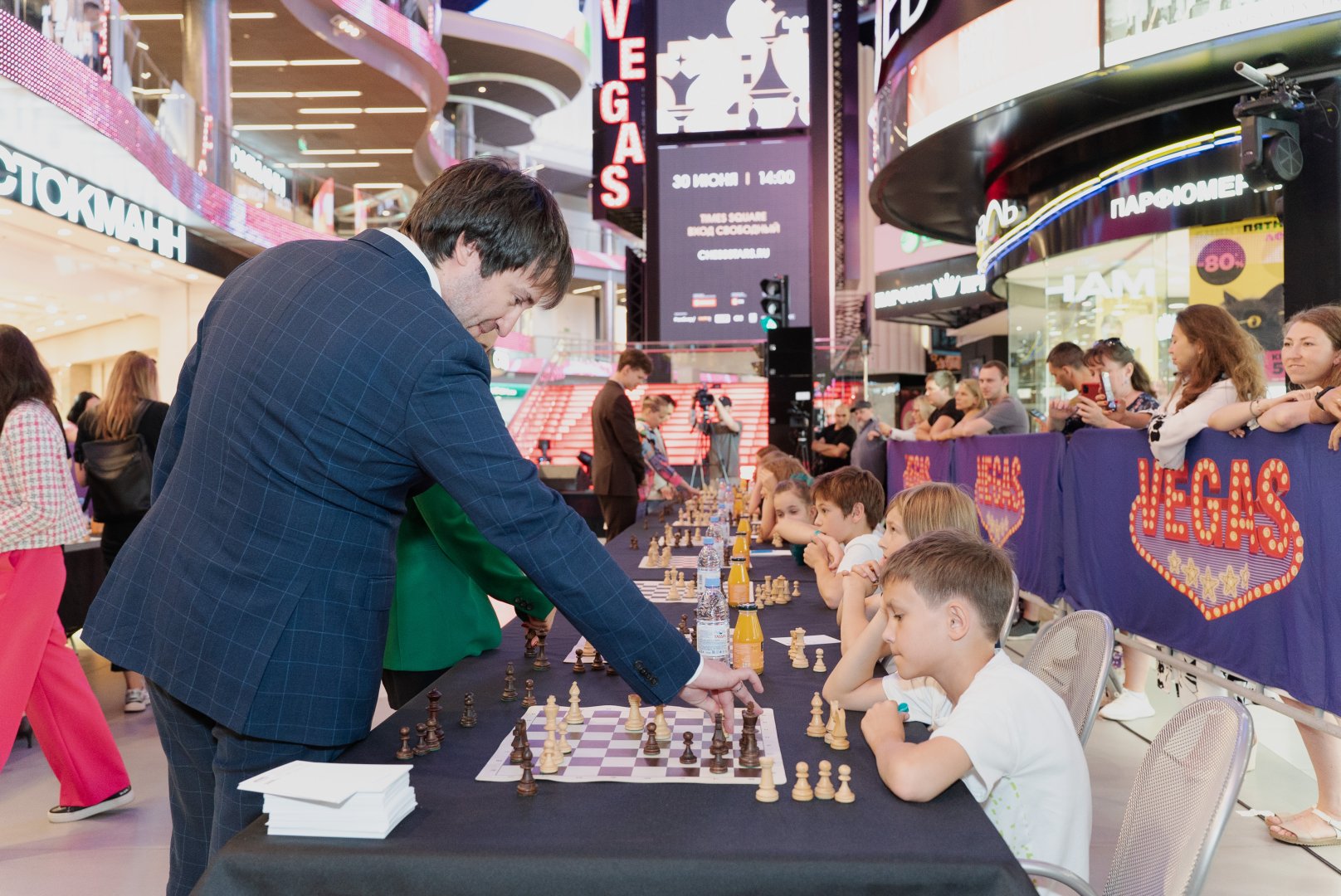 В Москве определился победитель турнира по быстрым шахматам с участием Теймура Раджабова  (ФОТО)