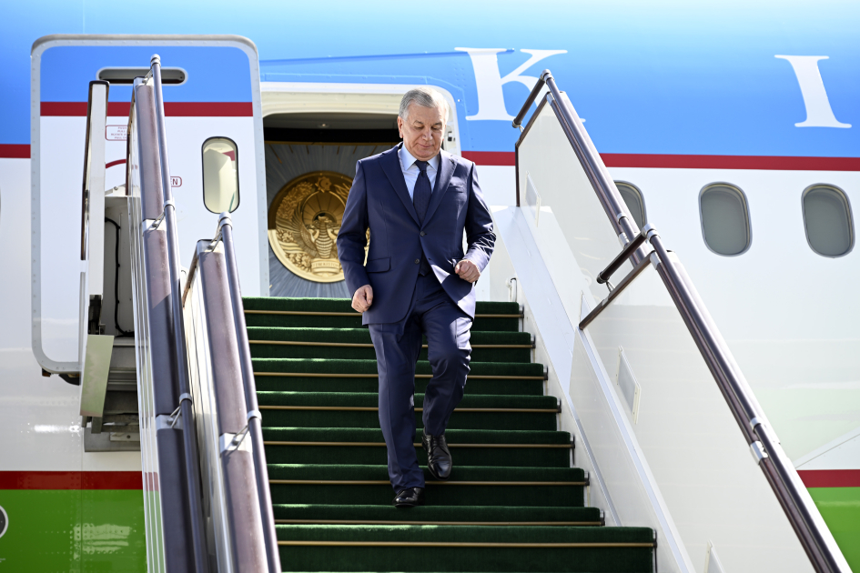 President of Uzbekistan embarks on visit to Azerbaijan (PHOTO) (UPDATED)