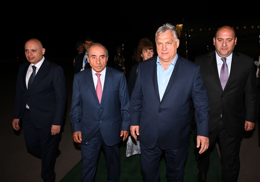 Премьер-министр Венгрии Виктор Орбан прибыл с визитом в Азербайджан (ФОТО)