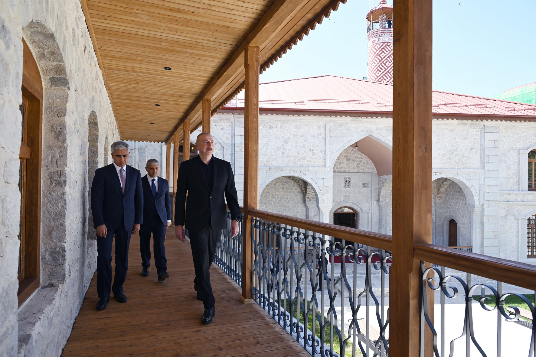 Prezident İlham Əliyev Şuşada Aşağı Gövhər Ağa məscidinin bərpadan sonra açılışında iştirak edib (FOTO)