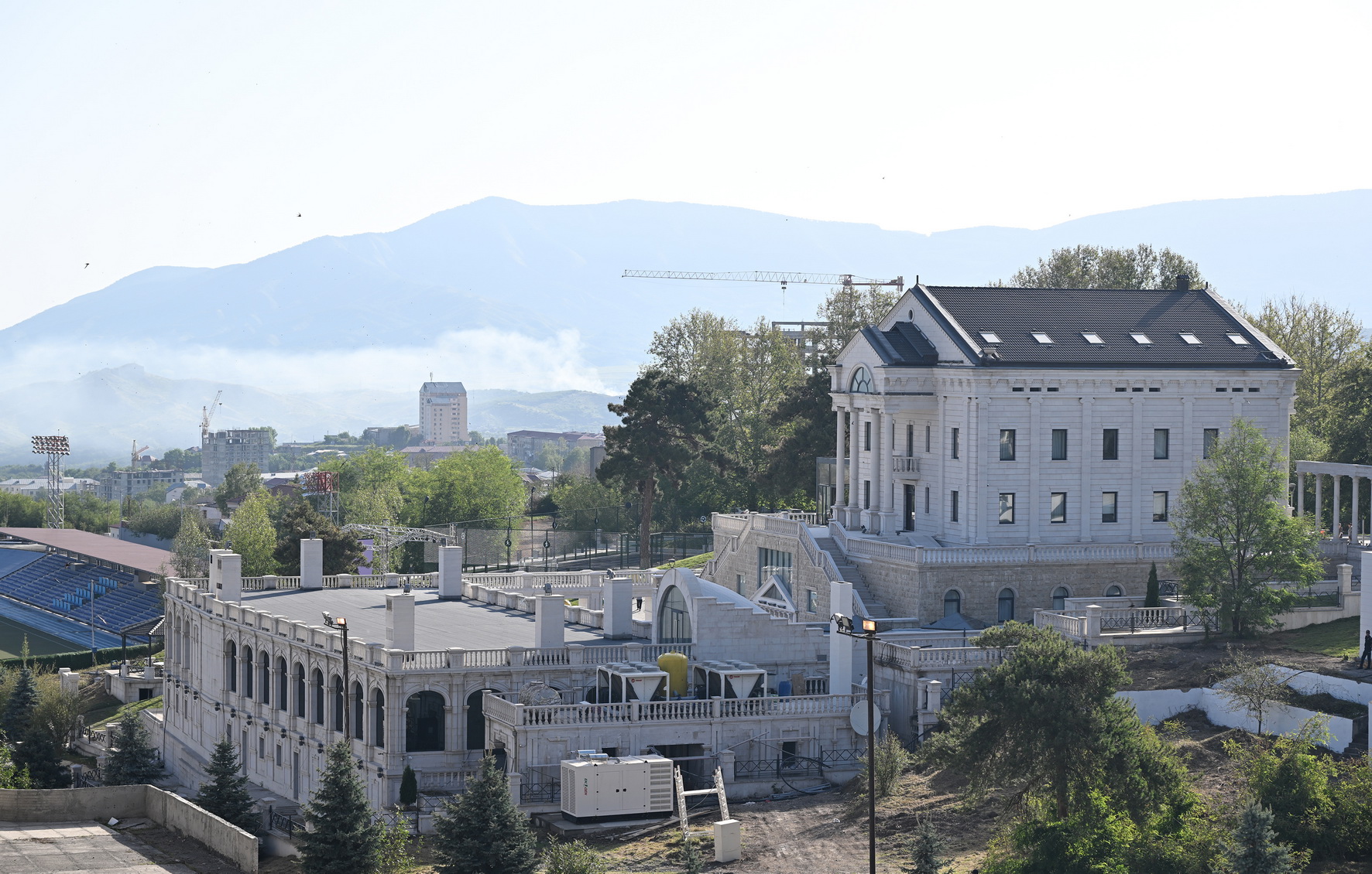 Prezident İlham Əliyev Xankəndidə əsaslı təmir və bərpadan sonra “Palace” hotelinin açılışında iştirak edib (FOTO)