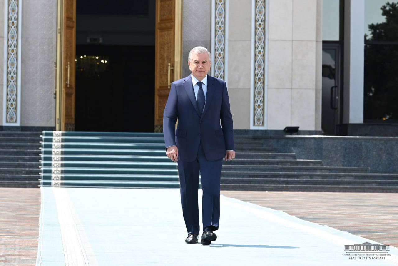 Президент Узбекистана отбыл с рабочим визитом в Азербайджан