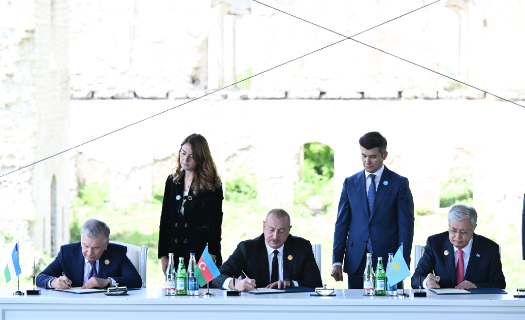 В Шуше состоялась церемония подписания Карабахской декларации Саммита Организации тюркских государств (ФОТО)