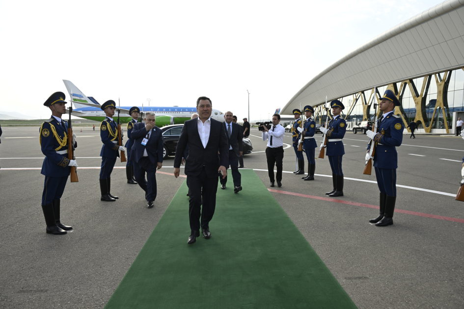 Завершился визит Президента Кыргызстана в Азербайджан (ФОТО)