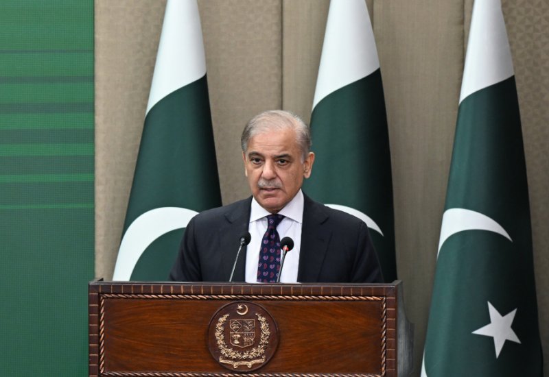 Pakistani PM makes phone call to President Ilham Aliyev