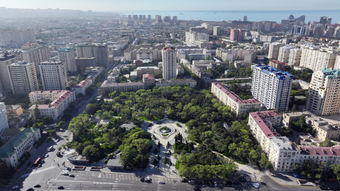 Prezident İlham Əliyev Bakıda əsaslı şəkildə yenidən qurulan Nərimanov parkının açılışında iştirak edib (FOTO)