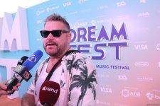 Звезды на красной дорожке на открытии первого Dream Fest в Баку (ФОТО)