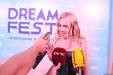 Звезды на красной дорожке на открытии первого Dream Fest в Баку (ФОТО)