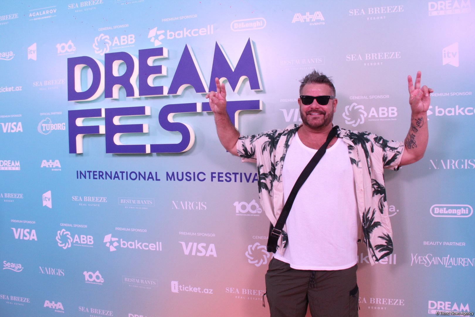 Звезды на красной дорожке на открытии первого Dream Fest в Баку (ФОТО)