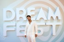 Звезды на красной дорожке на открытии первого Dream Fest в Баку (ФОТО)