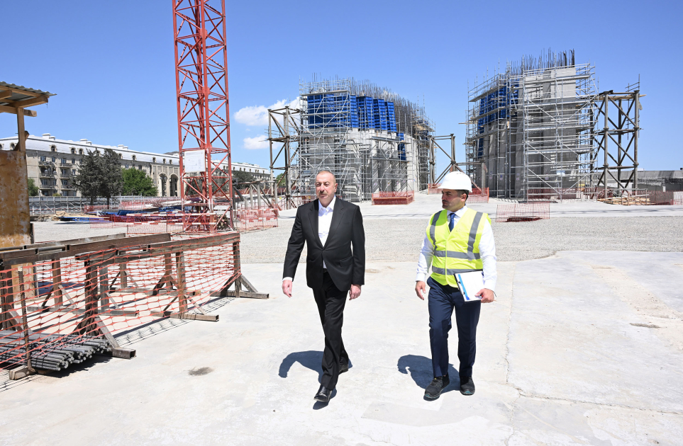 Президент Ильхам Алиев ознакомился со строительными работами в Парке Победы в Баку (ФОТО)