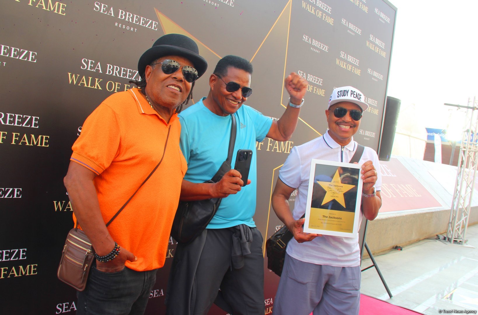 Легендарная группа The Jacksons заложила звезду в Sea Breeze Walk of Fame в Баку (ФОТО)