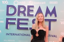 Ани Лорак с супругом, Bosson и другие звезды на красной дорожке Dream Fest в Баку (ФОТО)