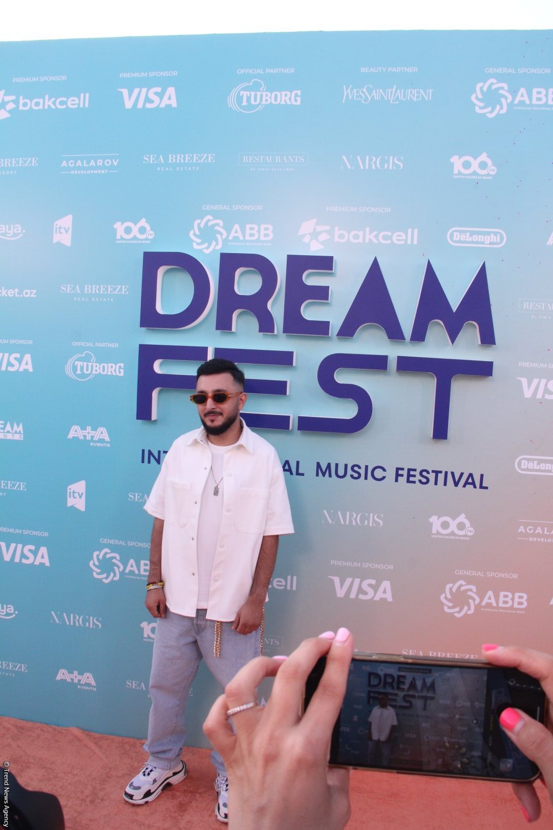 Ани Лорак с супругом, Bosson и другие звезды на красной дорожке Dream Fest в Баку (ФОТО)