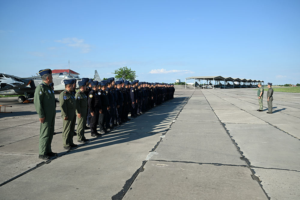 Azerbaijan's chief of general staff inspects combat activity of air force units (PHOTO)