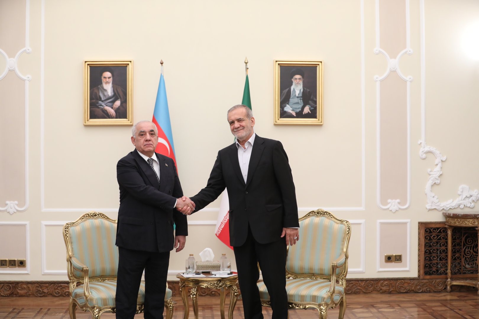 Али Асадов встретился с Масудом Пезешкианом в Тегеране (ФОТО)