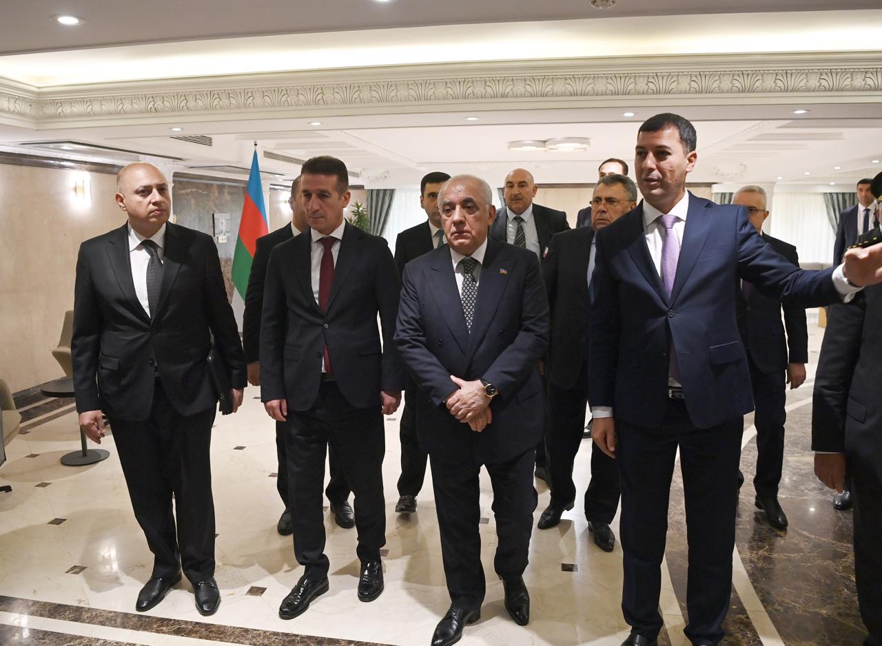 Али Асадов посетил посольство Азербайджана в Иране (ФОТО)