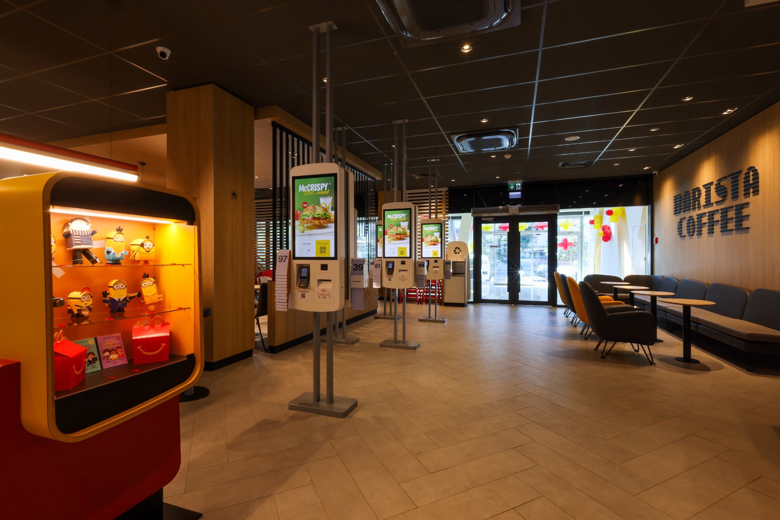 Bakıxanov qəsəbəsində “McDonald’s”ın yeni restoranı açılıb (FOTO)