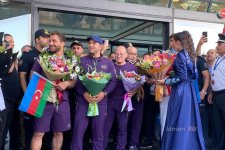 Olimpiya çempionlarımız Vətənə qayıdıb (FOTO)