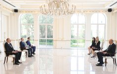 President Ilham Aliyev receives credentials of incoming ambassador of Australia to Azerbaijan (PHOTO)