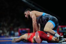 Another Azerbaijani wrestler's Olympic run continues with quarterfinal berth (PHOTO)