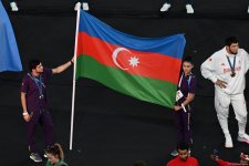 Azerbaijan participates in Olympics closing ceremony parade (PHOTO)