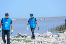 IDEA organizes another Kura riverbank cleanup in Azerbaijan (PHOTO)