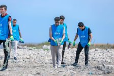 IDEA organizes another Kura riverbank cleanup in Azerbaijan (PHOTO)